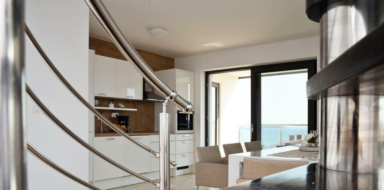 Villa M - Your Business & Holiday Apartment In Sibenik Exterior photo